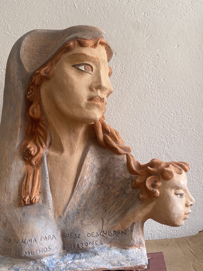 Escultura realizada en Cespedosa durante la pandemia, parte de María.